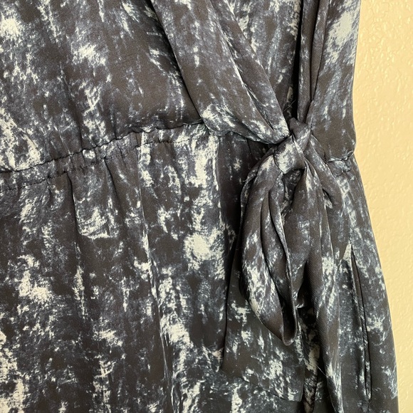 Michael Kors Tie Dress Blue and White - Picture 3 of 4